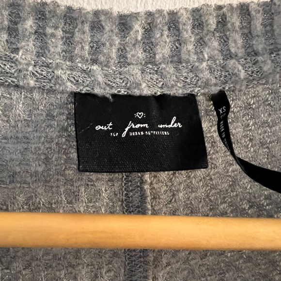 Grey knit cardigan sweater - Picture 3 of 3